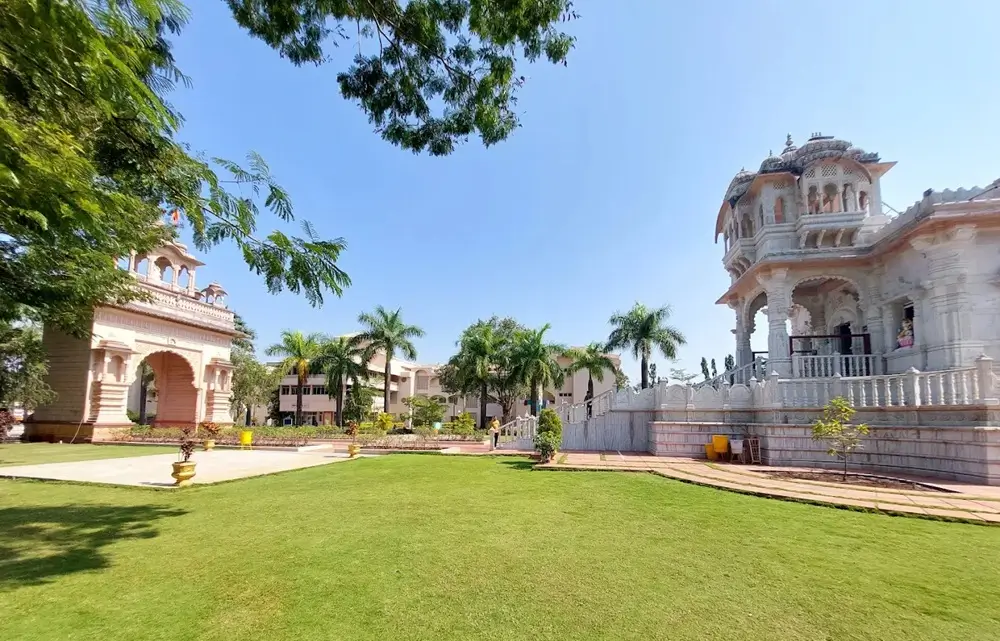 Dining hall with pure vegetarian meals at ashram